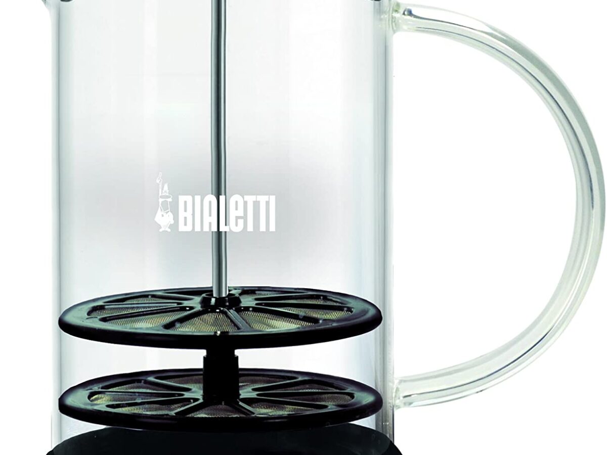 https://cafe7.ie/wp-content/uploads/2018/12/Bialetti-glass-milk-frothe--1200x900.jpg