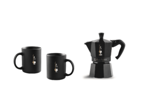Coffee Makaer with Mugs